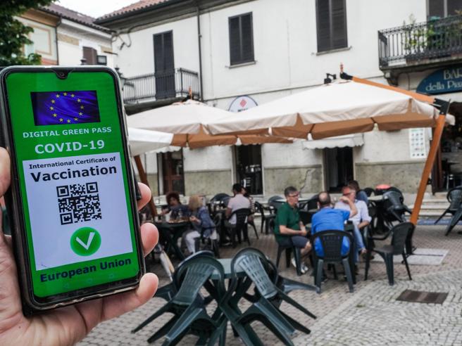  Modena, i ristoranti e i dubbi sul green pass: «Assurdo, noi non siamo gendarmi»