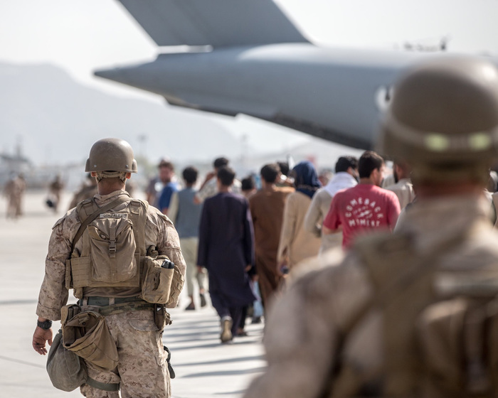  Afghanistan / In serata arrivano cento cittadini in fuga