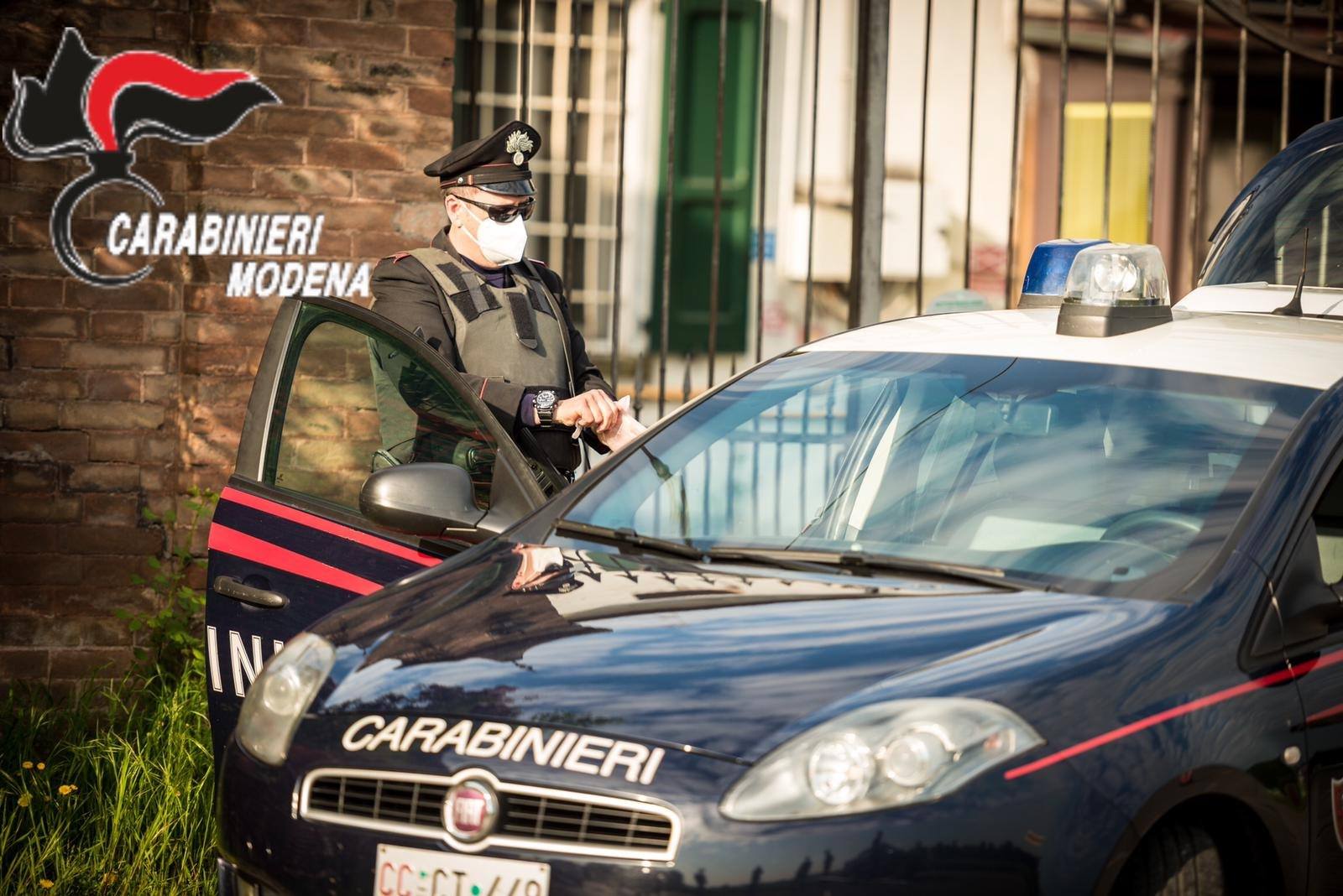  Campogalliano / Danneggia un’auto e minaccia i Carabinieri con una spranga di ferro. Arrestato.
