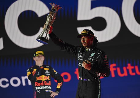  F 1 / G.P. Arabia / Nel caos Hamilton vince il duello con Verstappen