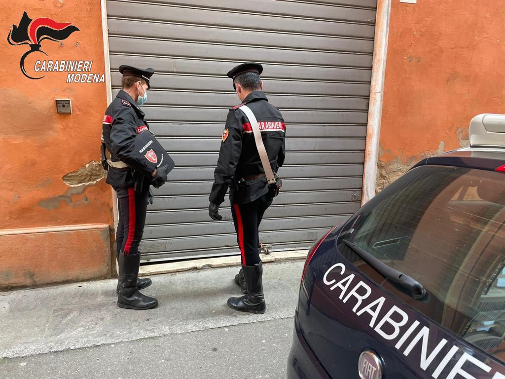  Attivisti no green pass in centro, arrivano i carabinieri, 6 sanzionati