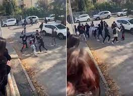 rissa davanti a scuola in via Rainusso: denunciati 8 minori
