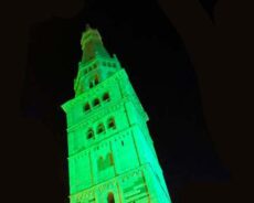 La Ghirlandina illuminata di verde contro la pena di morte