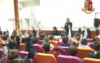 La Polizia di Stato in classe con gli studenti dell’Istituto “M. Hack” di Carpi