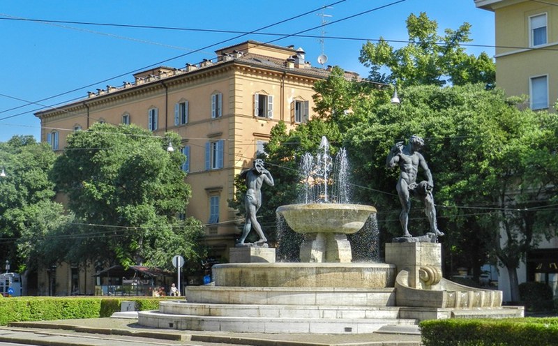  La Fontana di Largo Garibaldi viola per la fibromialgia