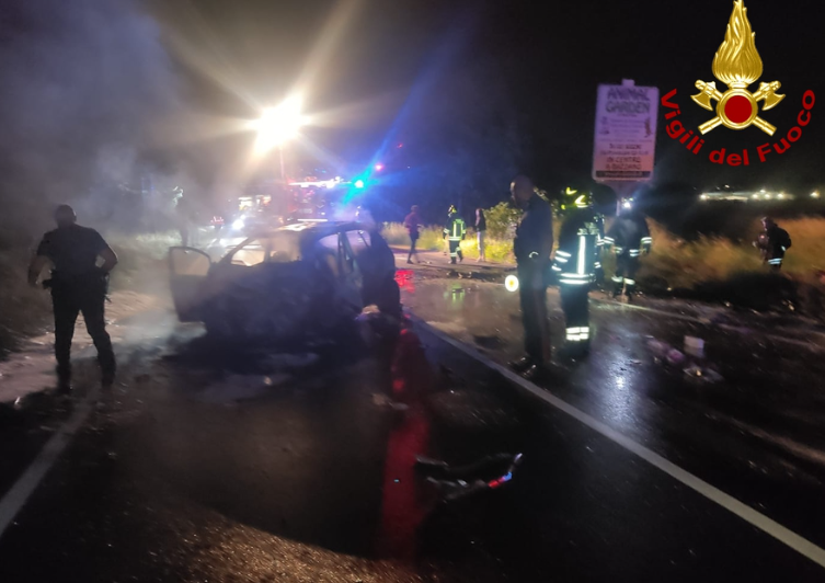  Tragedia a Savignano: morte due persone tra le fiamme dell’auto
