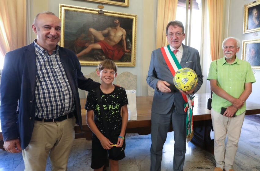  In Municipio giovanissimi calciatori ucraini ospiti a Modena di Porta Aperta