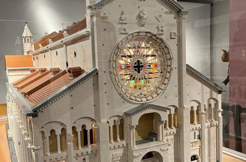  Al nuovo Diurno si visita il Duomo di Modena in lego