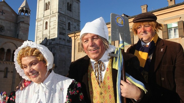  Carnevale 2024, lo Sproloquio di Sandrone, Pulonia, Sgorghiguelo in piazza Grande a Modena