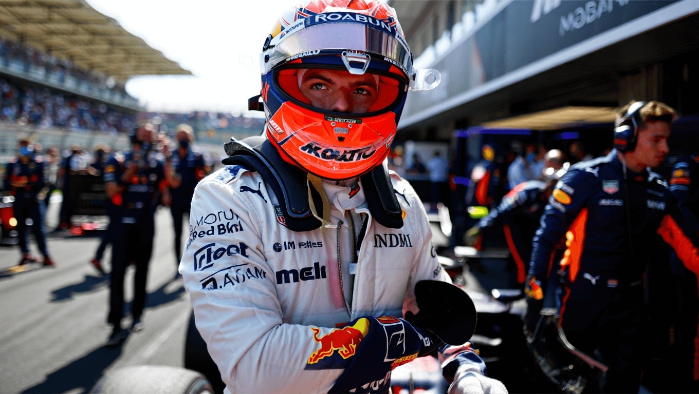 Marko: “Scelta piloti 2026 rimandata a fine stagione. McLaren? Speriamo continuino con le Papaya Rules”