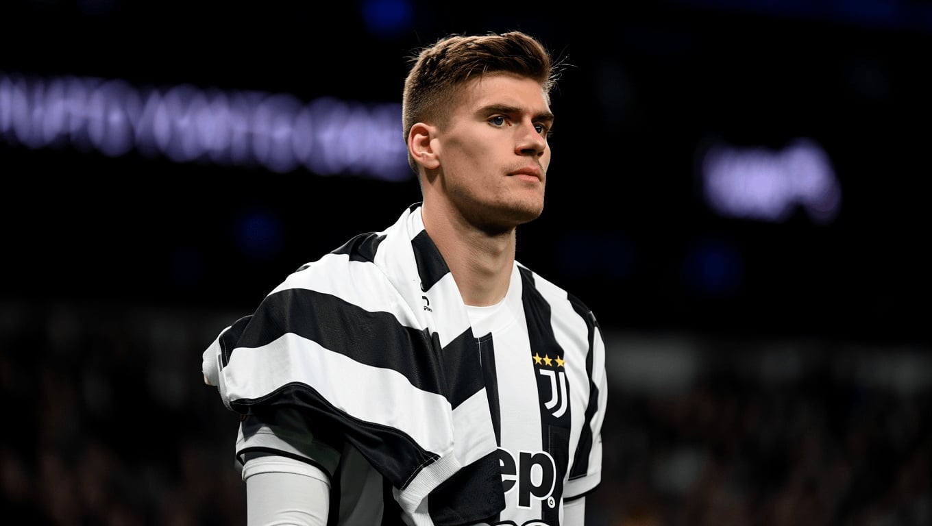 Report Juventus open preliminary talks with Tottenham goalkeeper Vicario