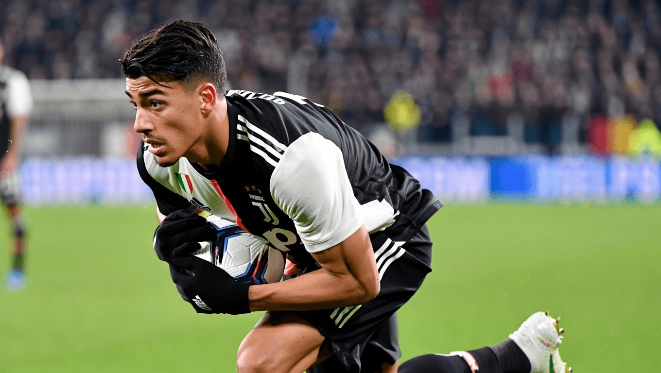 Report Juventus winger among Liverpool options to replace Salah