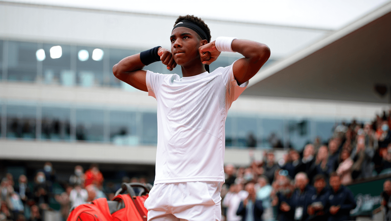 Kouamé conquista il tifo del Roland Garros: batte Cilic e infrange un record
