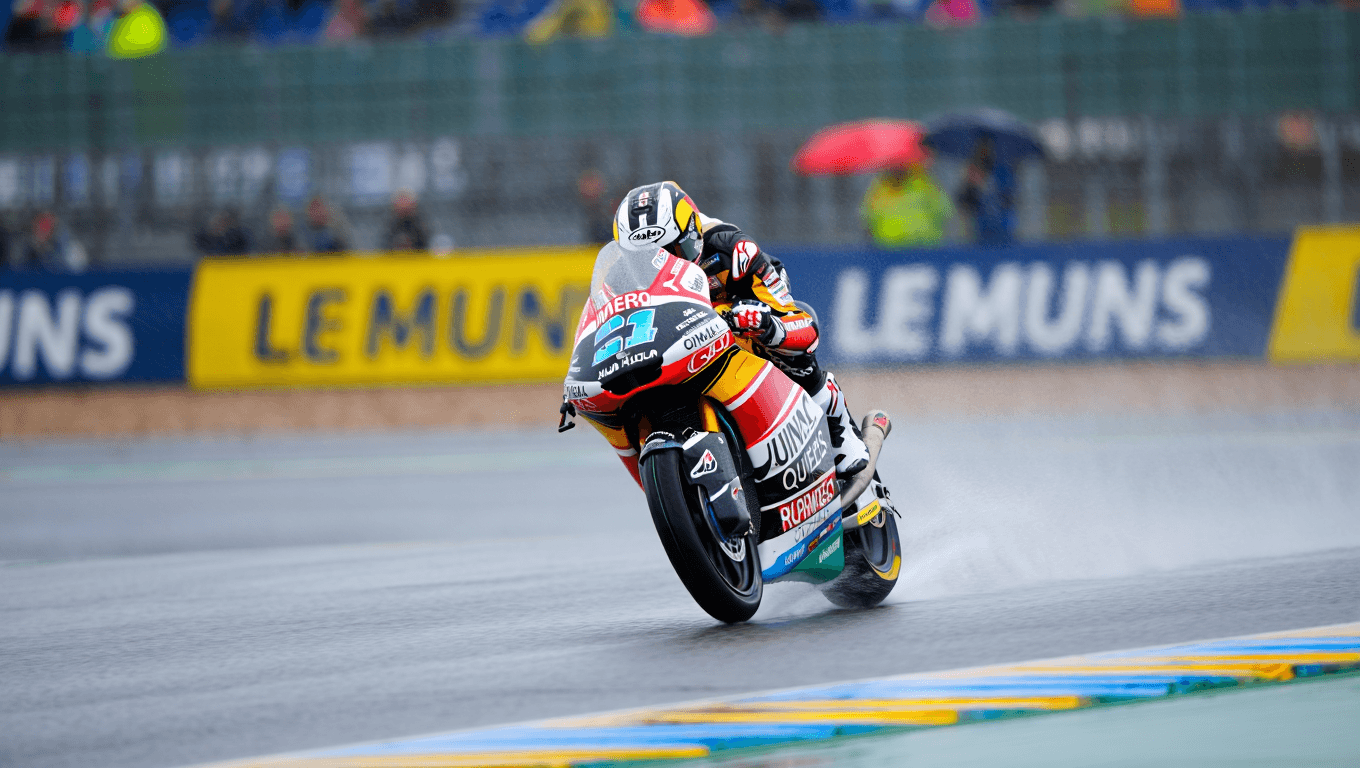 Moto3™: a Le Mans gran vittoria per Quiles sotto la pioggia