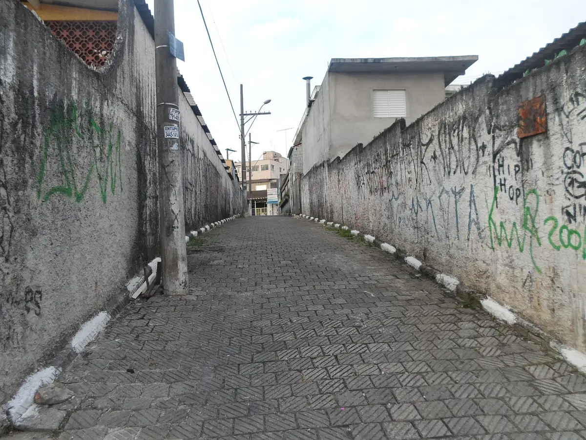 Strade e spazi urbani periferici in fase di riqualificazione a Roma